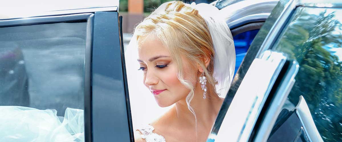 How Does Hiring Wedding Car Make Your Wedding Day Even More Special?