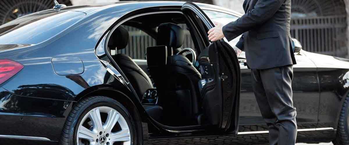 Tips To Hire A Chauffeur Transfer Service For Yourself